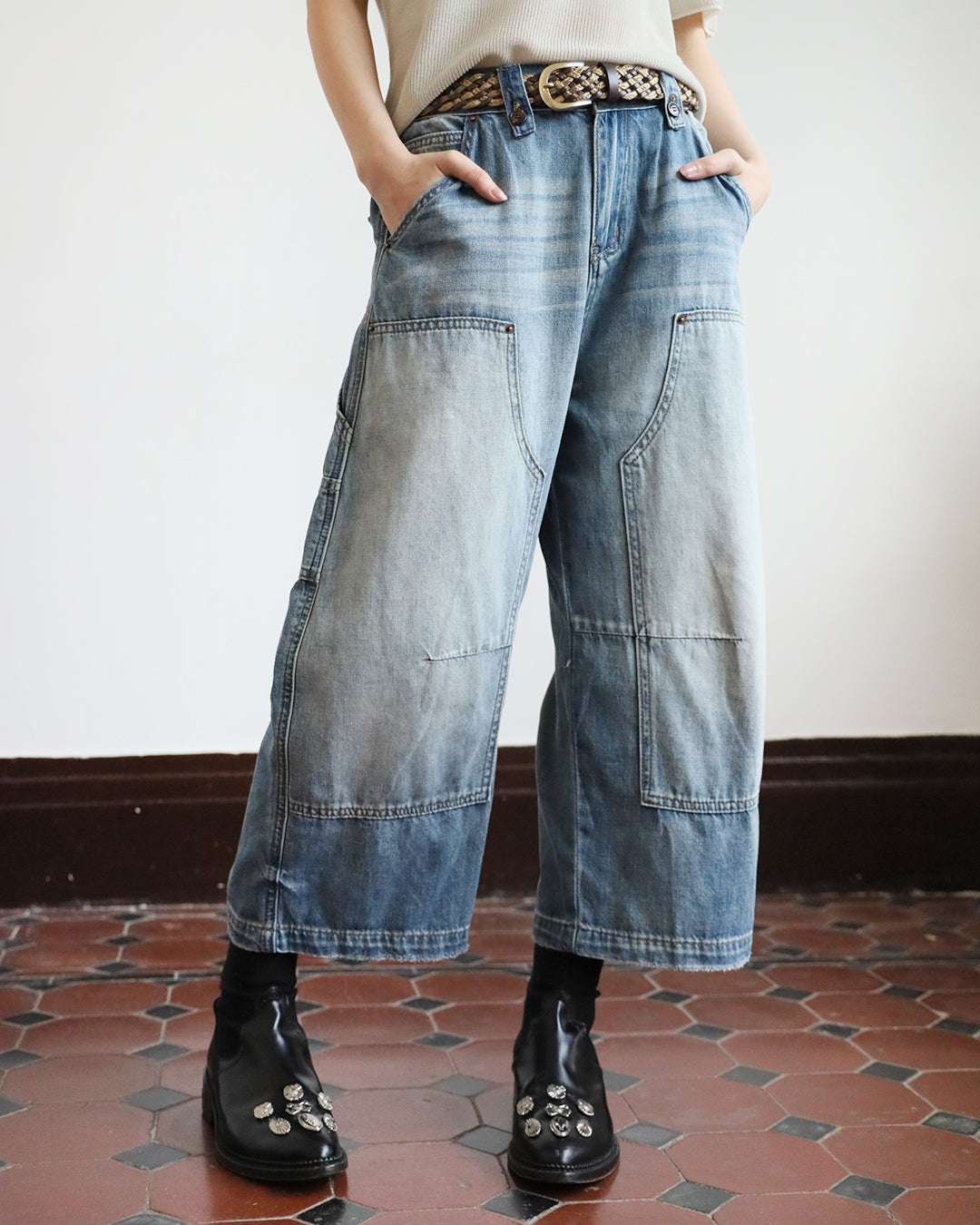 Patch-Detail Cropped Cargo Jeans (Size S-M)