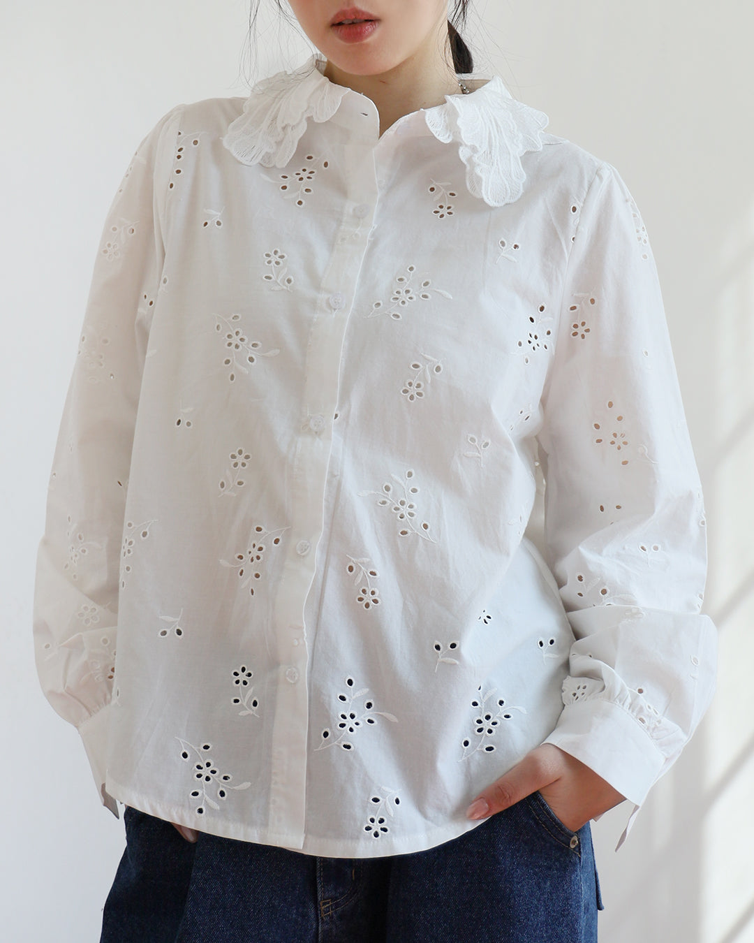 Embroidery Floral Collar Blouse