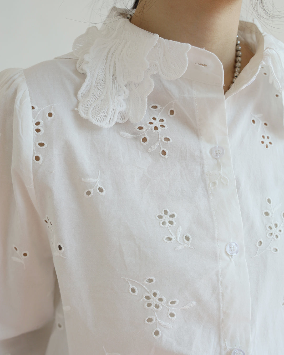 Embroidery Floral Collar Blouse