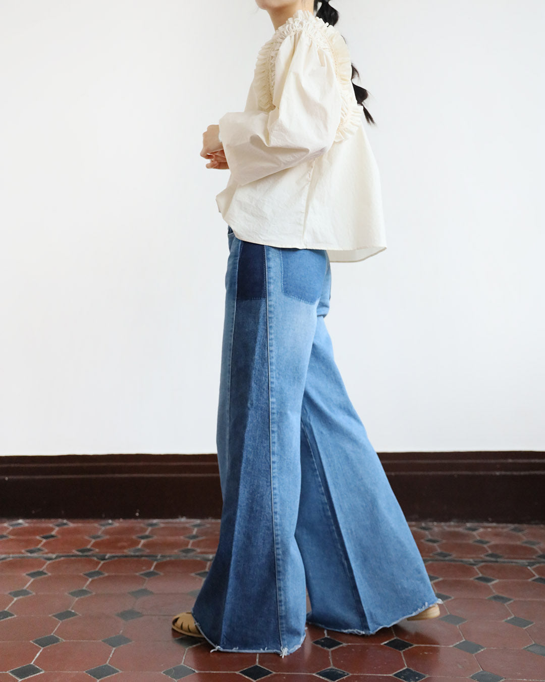 Ruffle Trimmed Blouse (2 color)