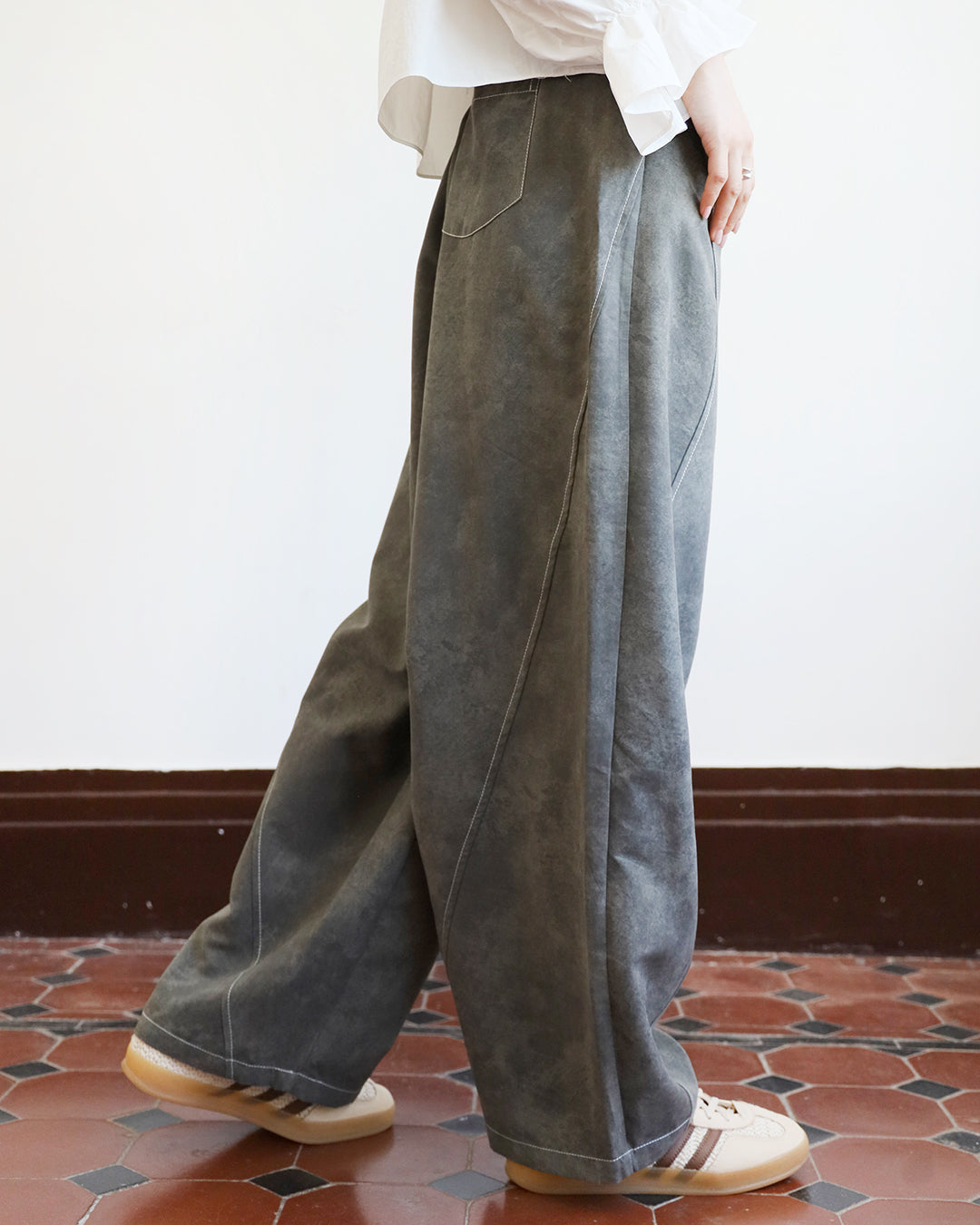Contrast Stitch Ballon Pants