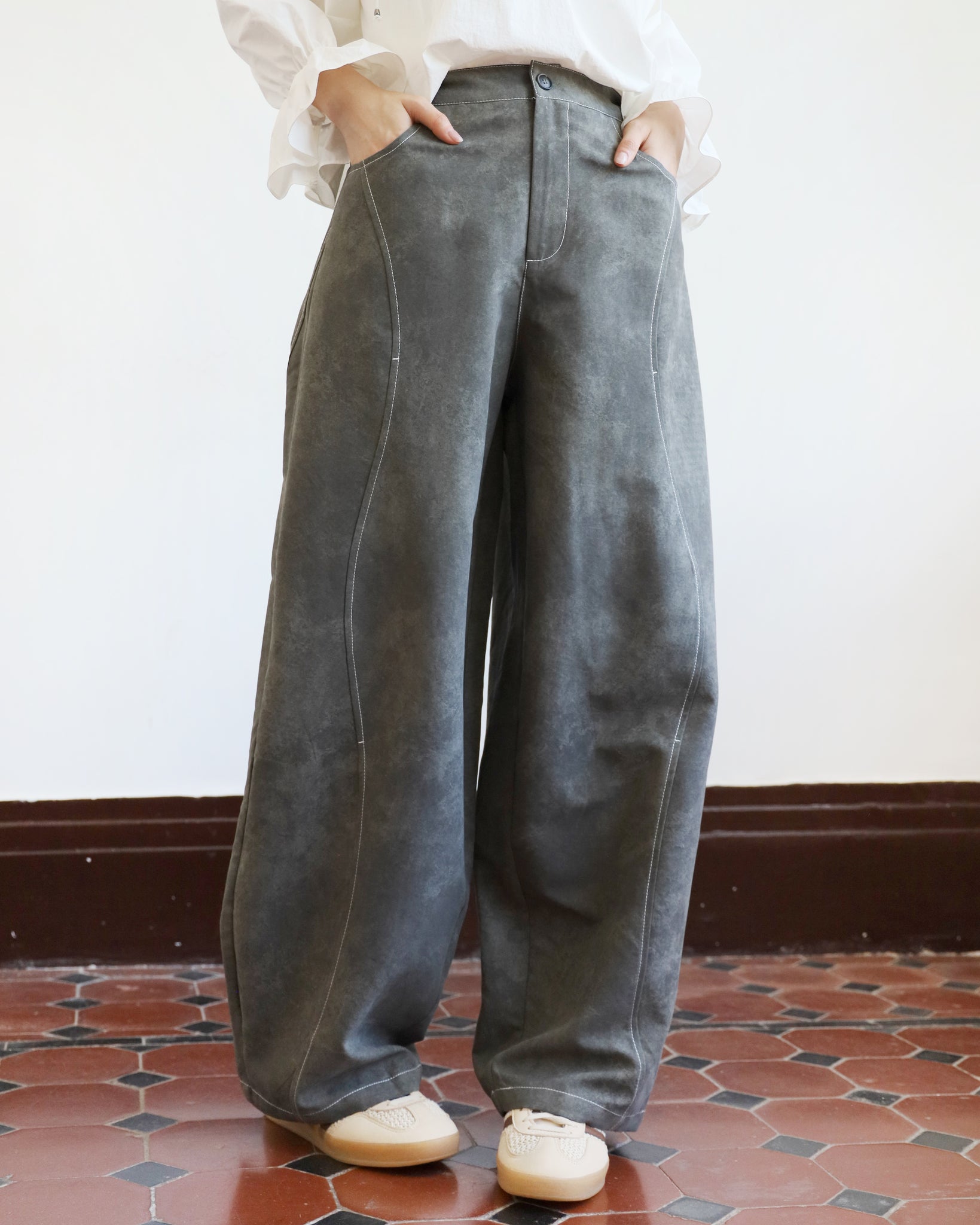 Contrast Stitch Ballon Pants