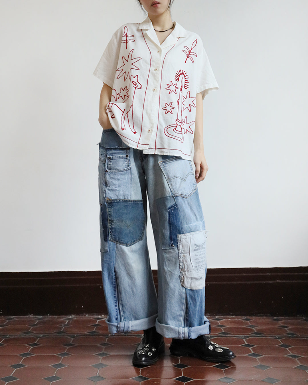 Embroidery Revere Collar Shirt  (2 Colors)
