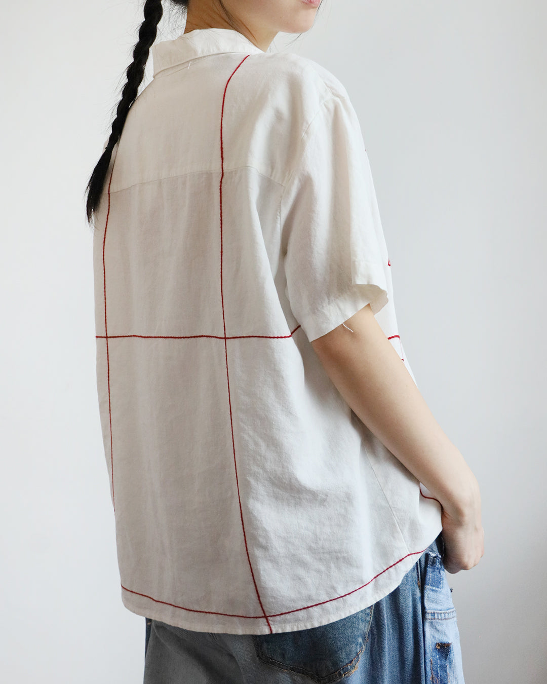 Embroidery Revere Collar Shirt  (2 Colors)