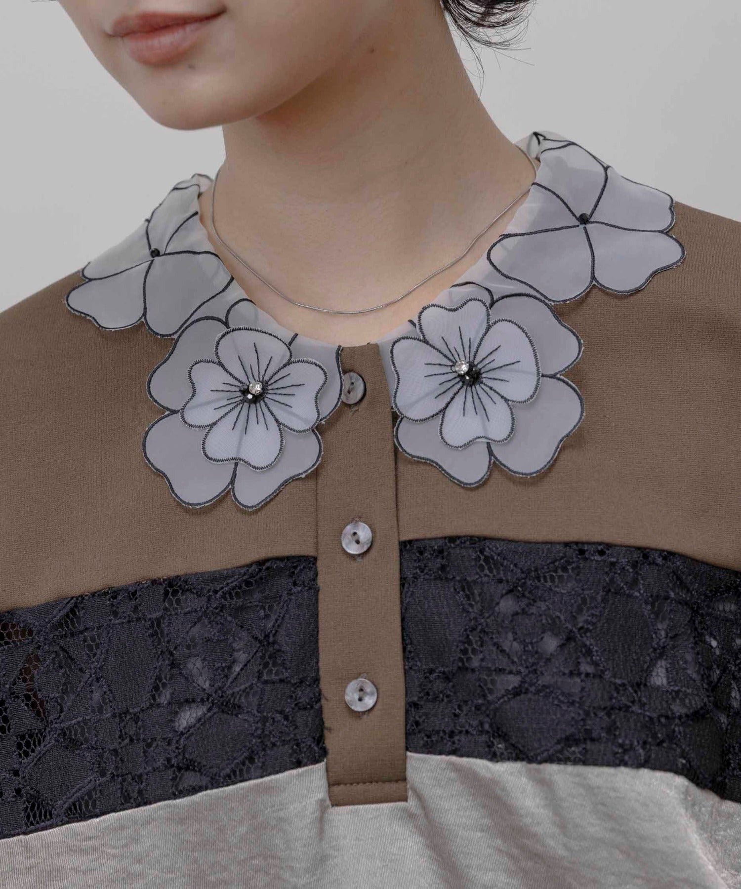 JAPAN BRAND - Floral Collar Lace Inserted Polo Shirt (2 Colors)