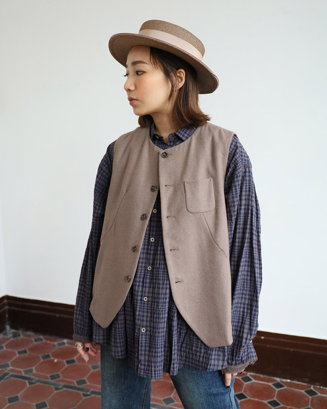 Collarless Curved Vest (2 color)