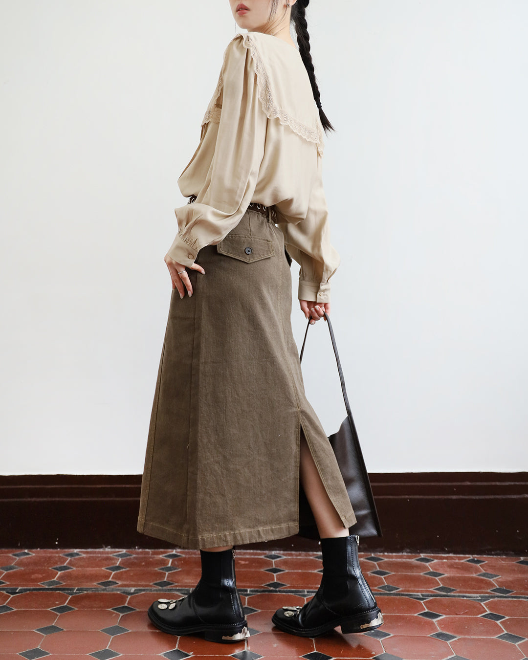Oversized Square-Collar Lace Shirt (2 Colors)