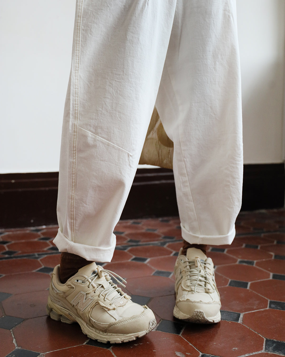Summer Elastic Pants (White -Size L)