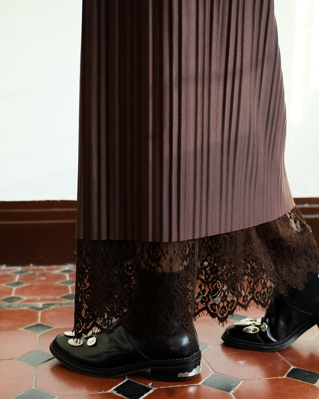 Reversible Lace Layer Pleated Skirt