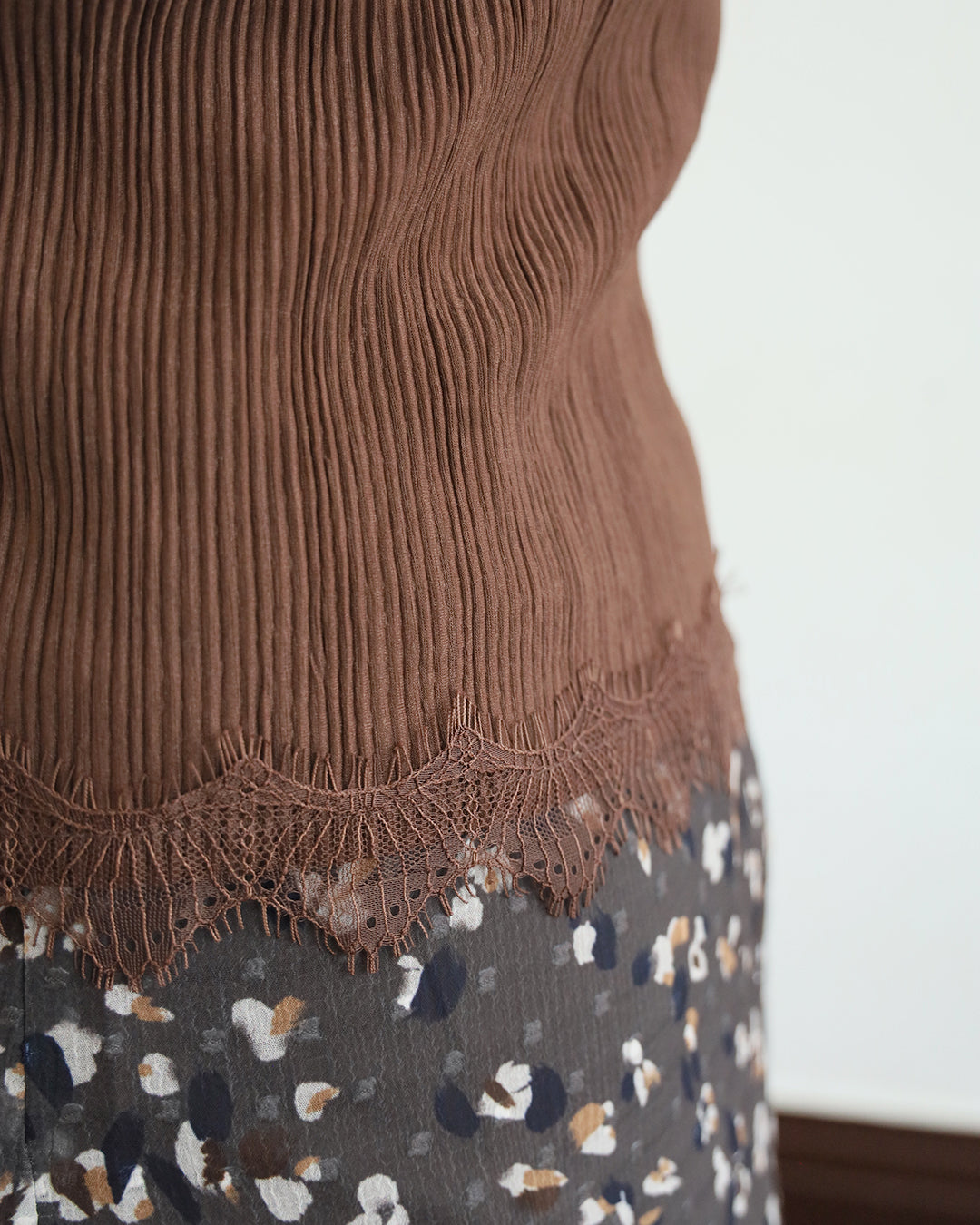 Lace Trim Pleated Vest (4 Colors)