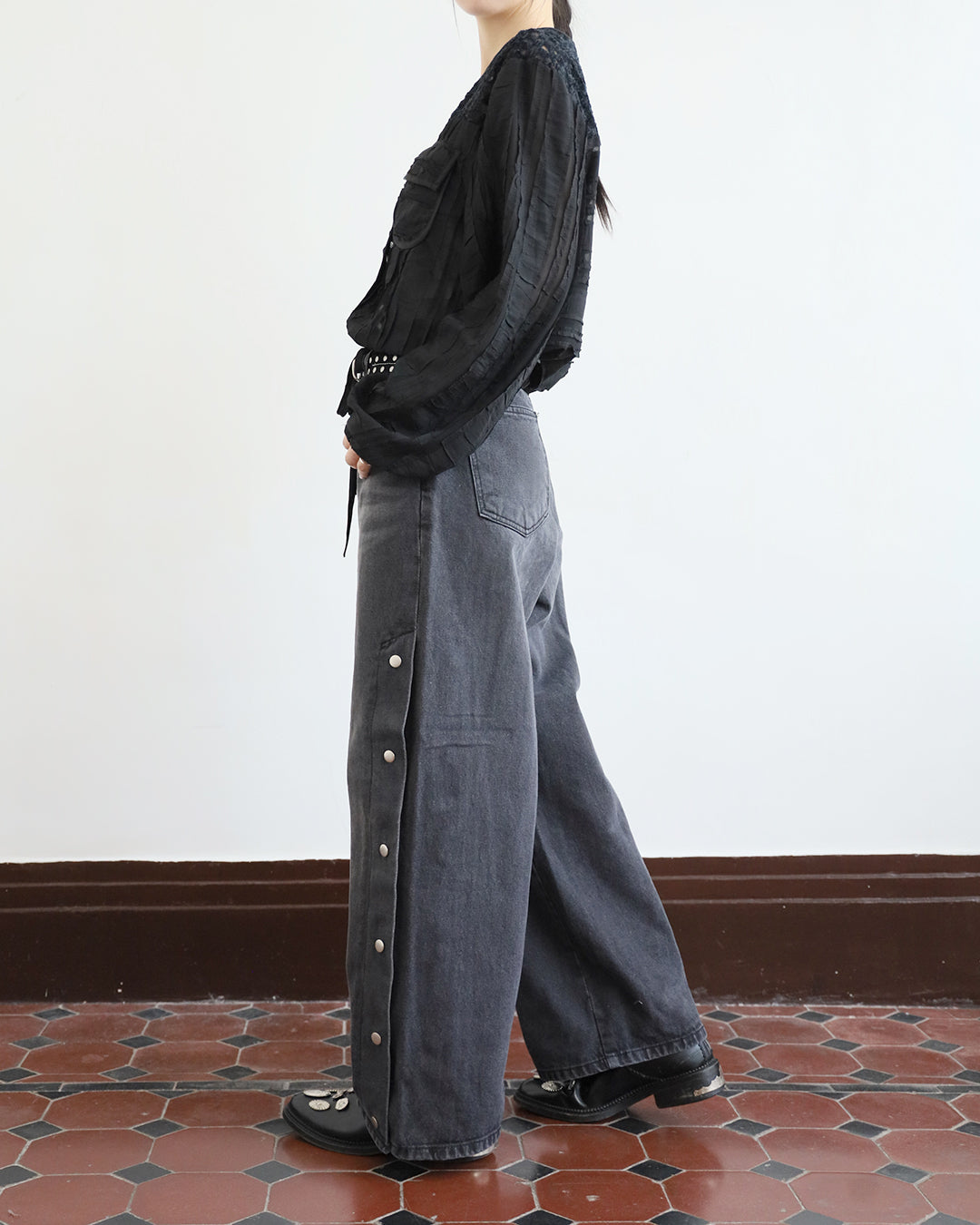 Button Details Jeans (Size S - L)