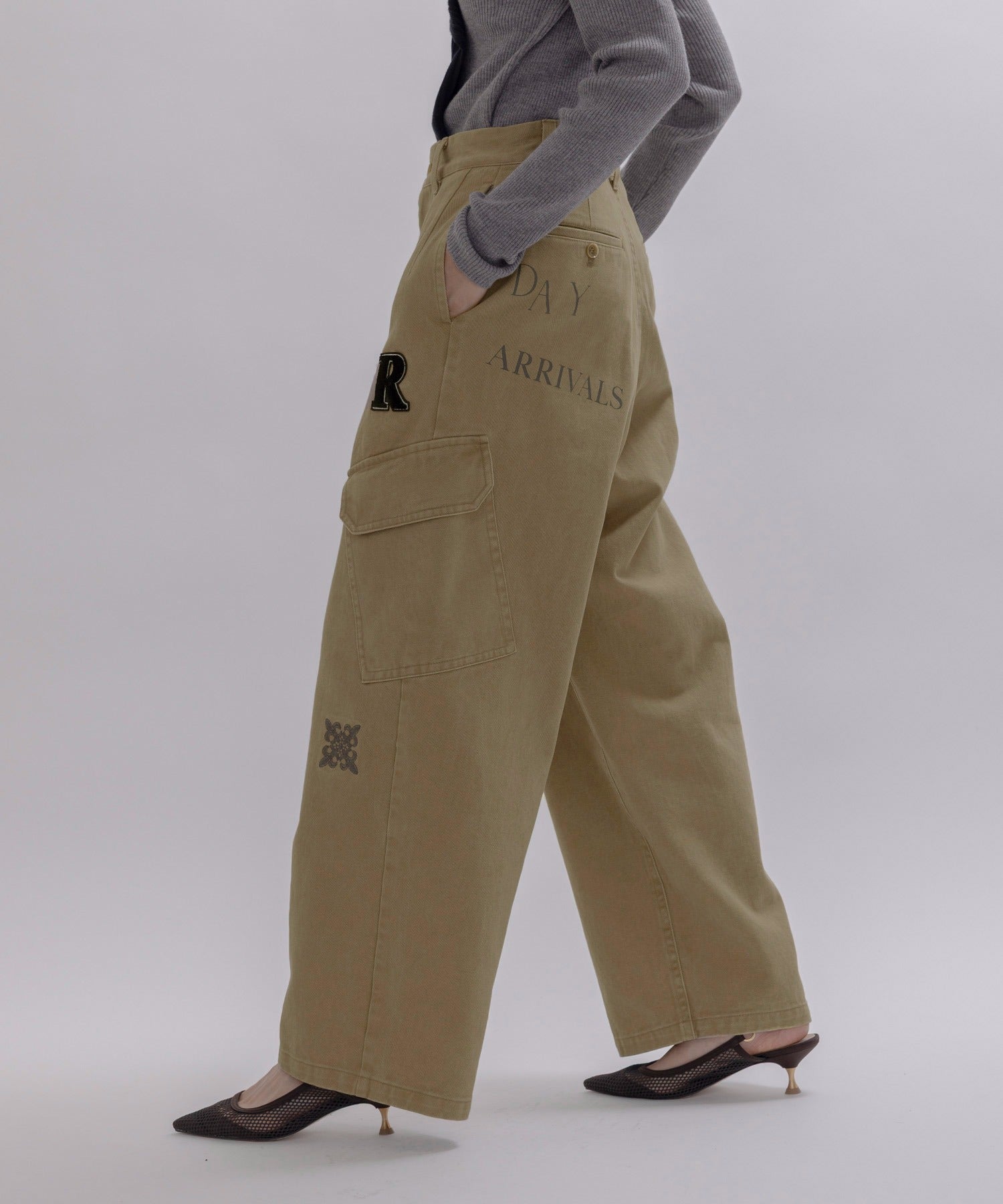 Embroidery Cargo Pants (3 Colors)