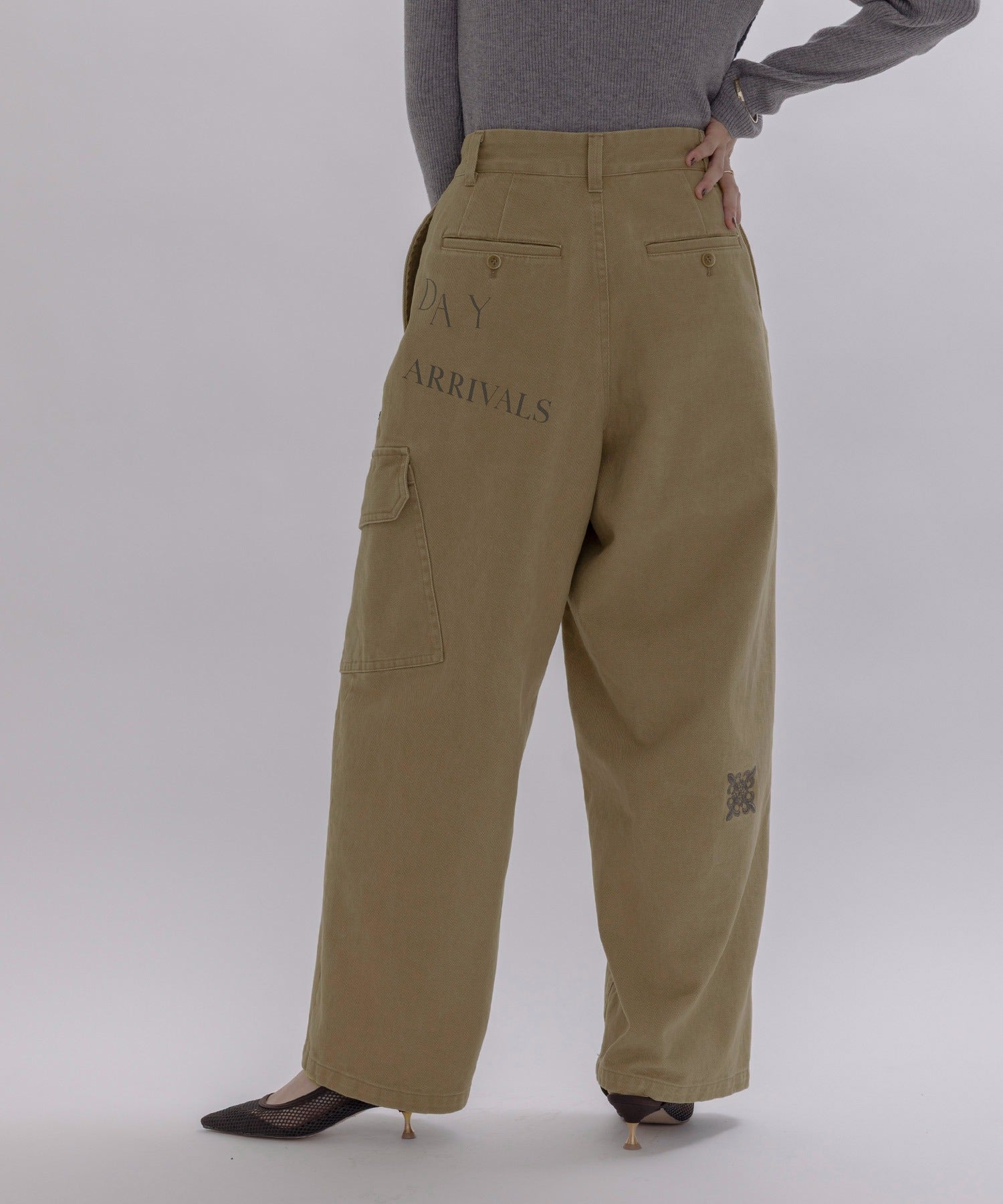 Embroidery Cargo Pants (3 Colors)