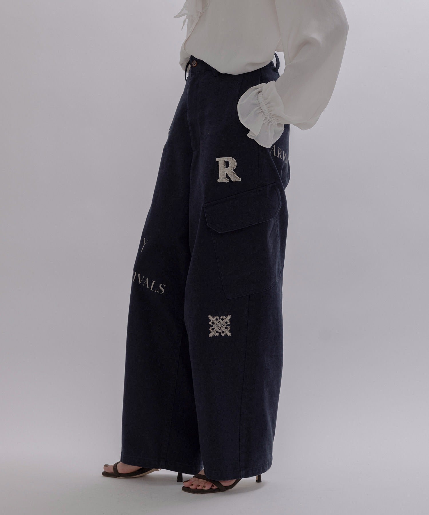 Embroidery Cargo Pants (3 Colors)
