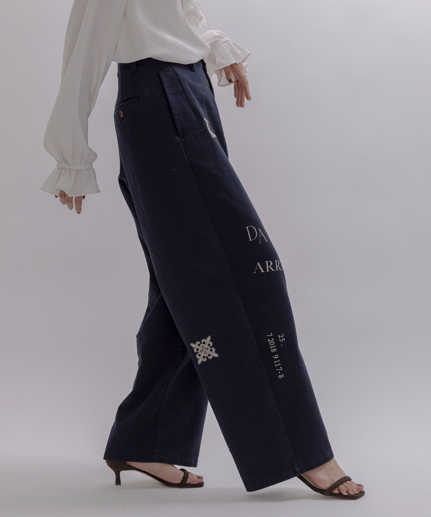 Embroidery Cargo Pants (3 Colors)