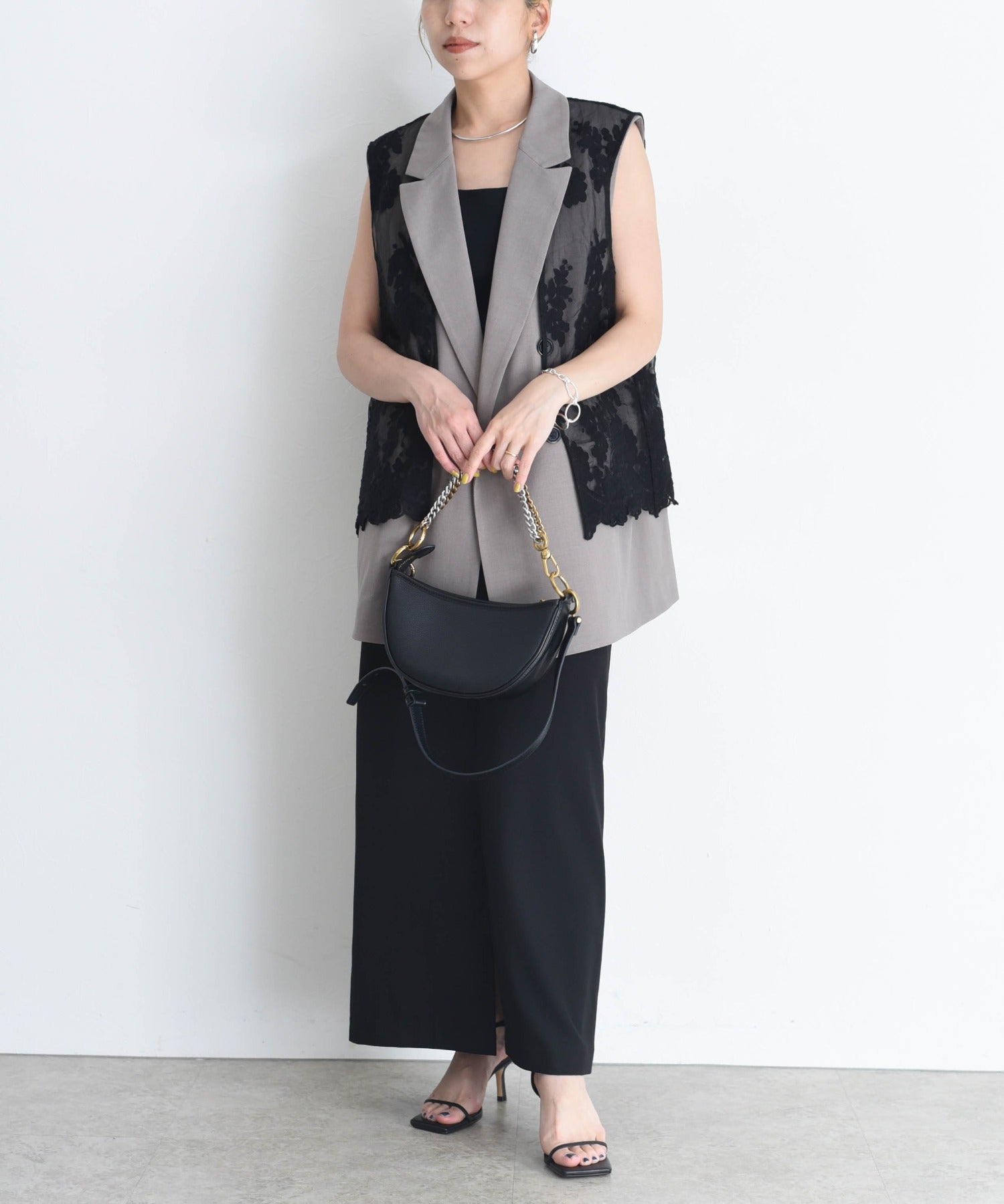 Embroidery Lace Layer Suit Vest (3 Colors)