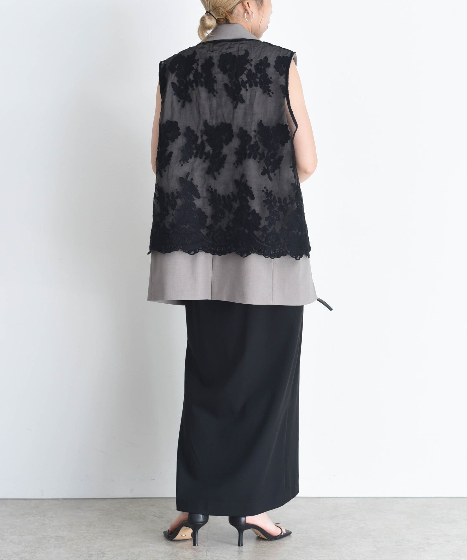 Embroidery Lace Layer Suit Vest (3 Colors)