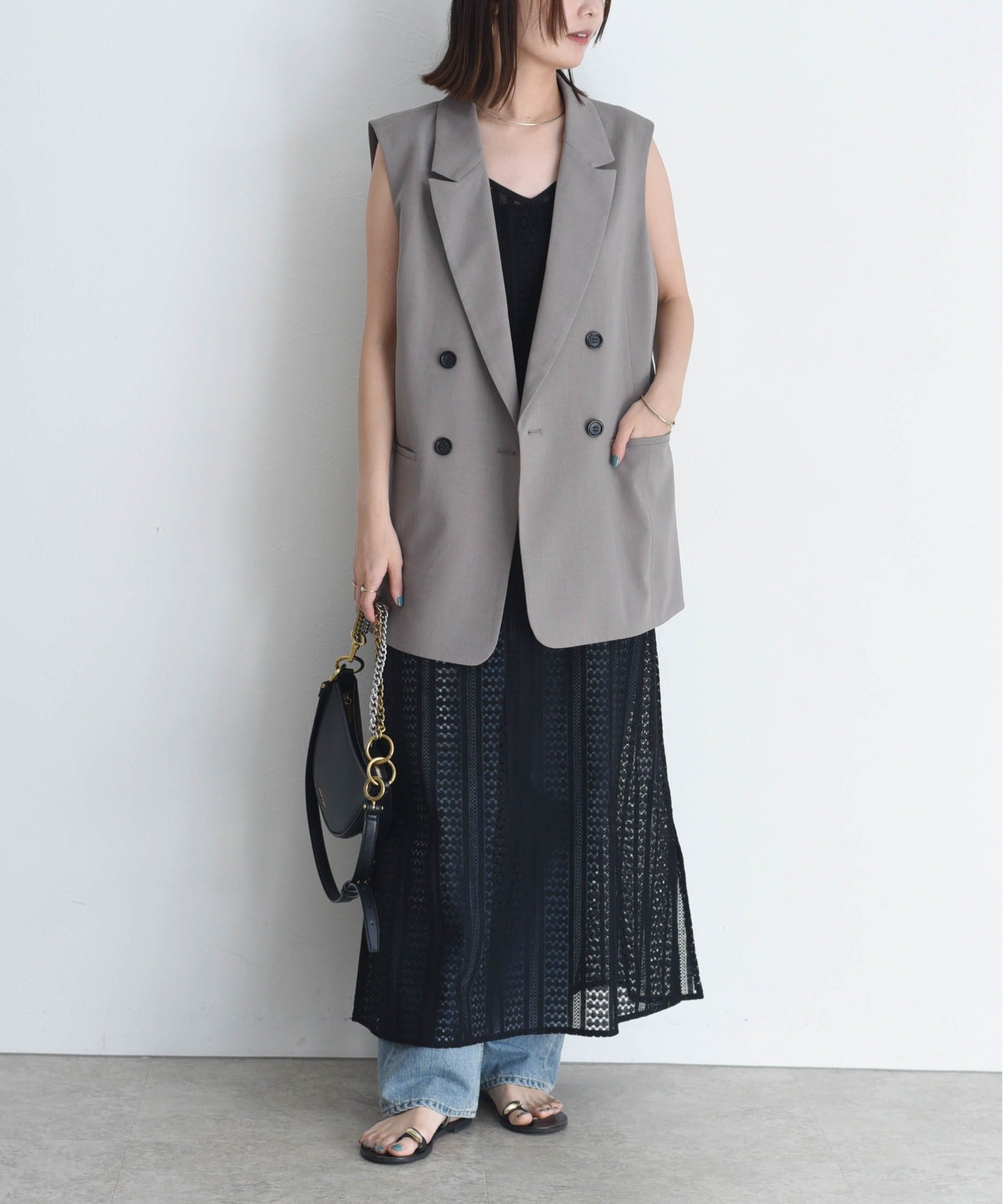 Embroidery Lace Layer Suit Vest (3 Colors)