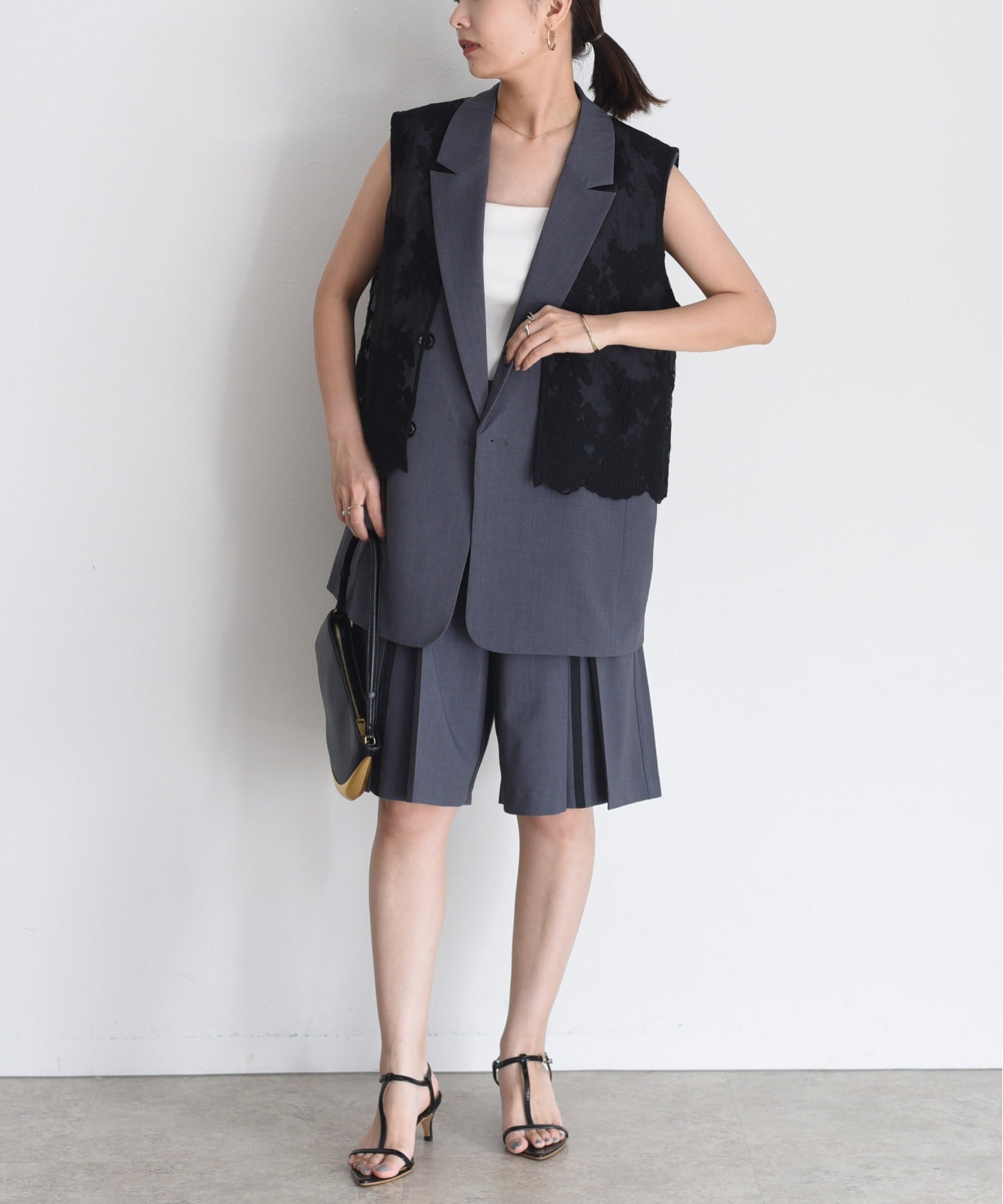 Embroidery Lace Layer Suit Vest (3 Colors)