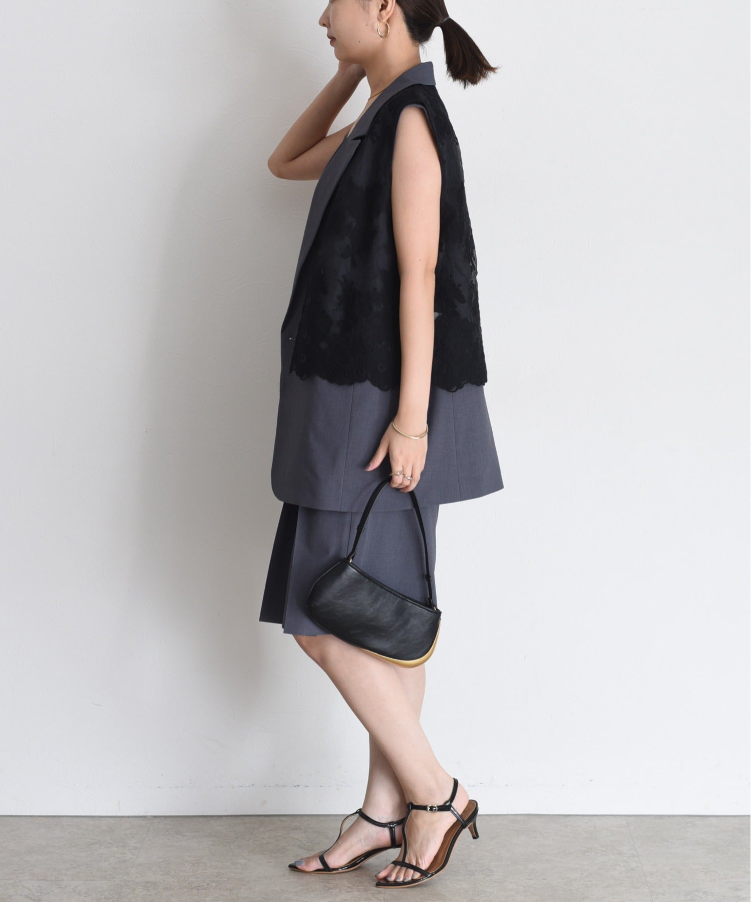 Embroidery Lace Layer Suit Vest (3 Colors)