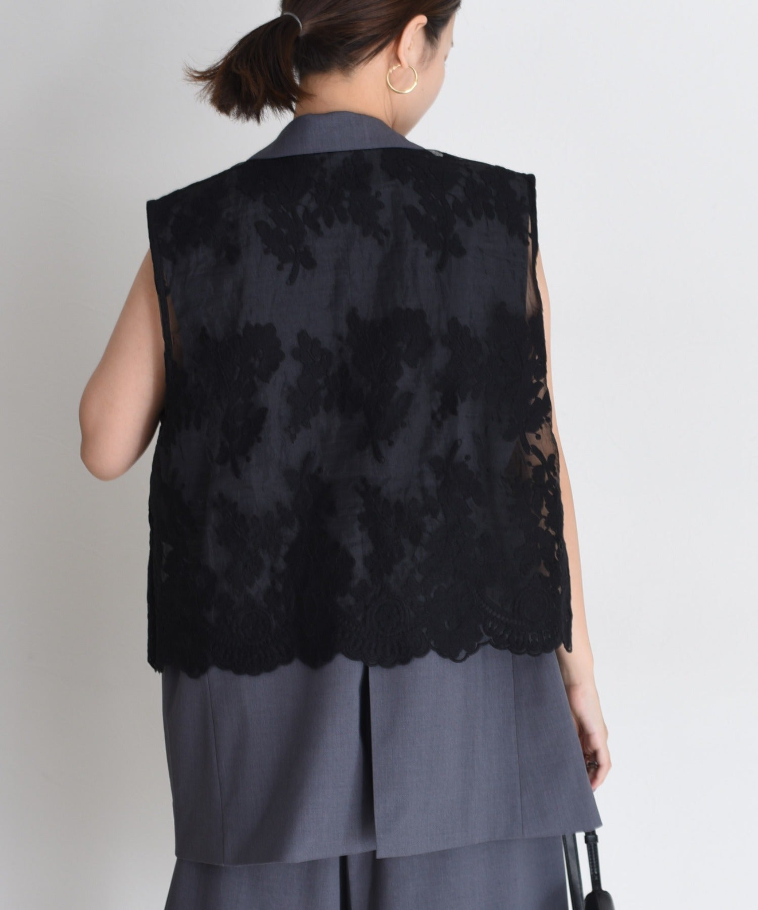 Embroidery Lace Layer Suit Vest (3 Colors)