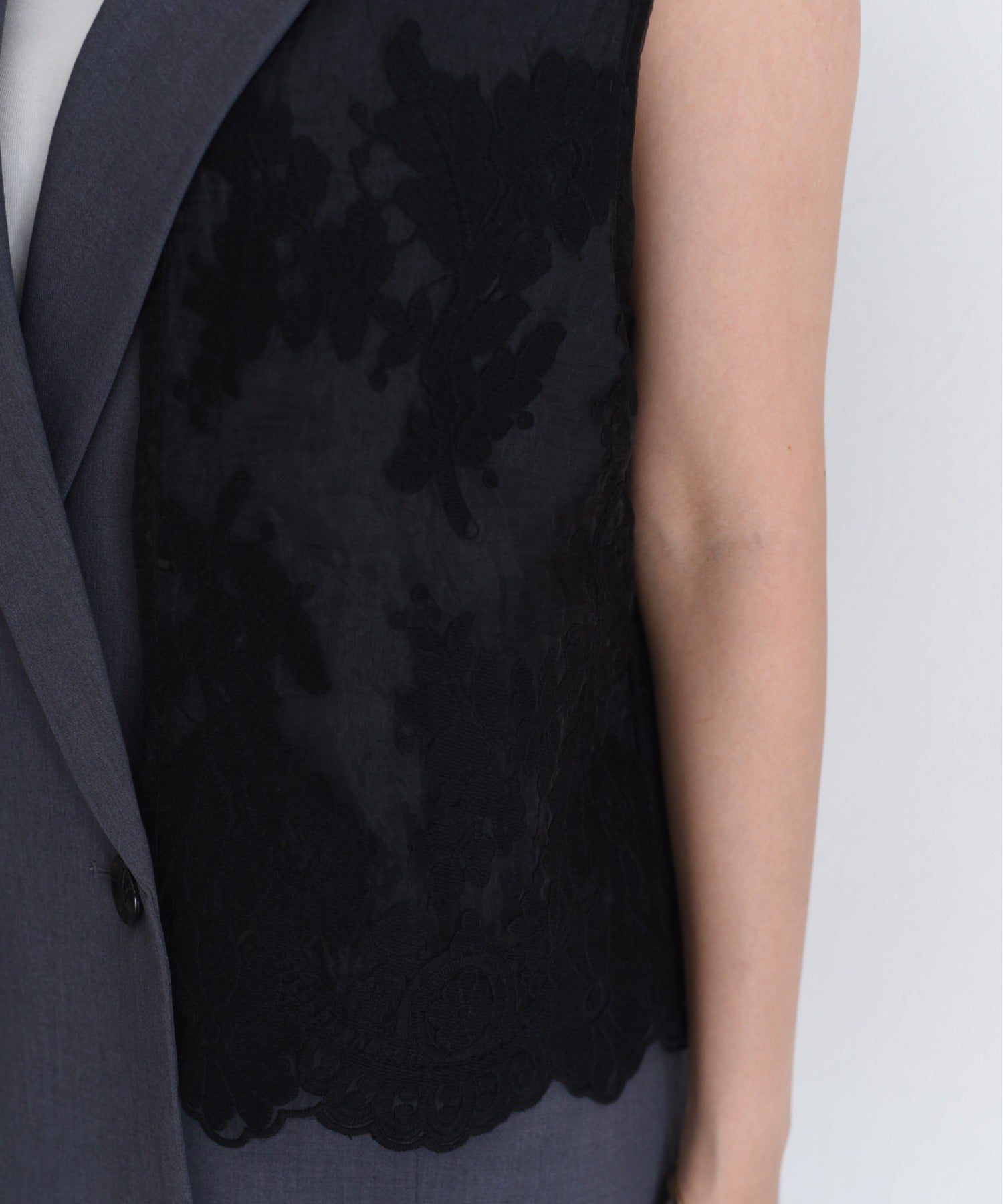 Embroidery Lace Layer Suit Vest (3 Colors)