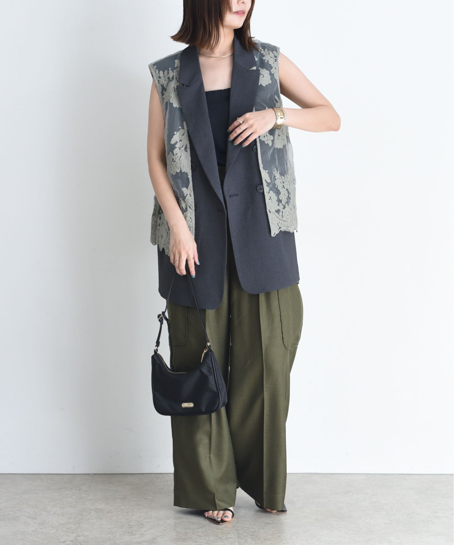 Embroidery Lace Layer Suit Vest (3 Colors)