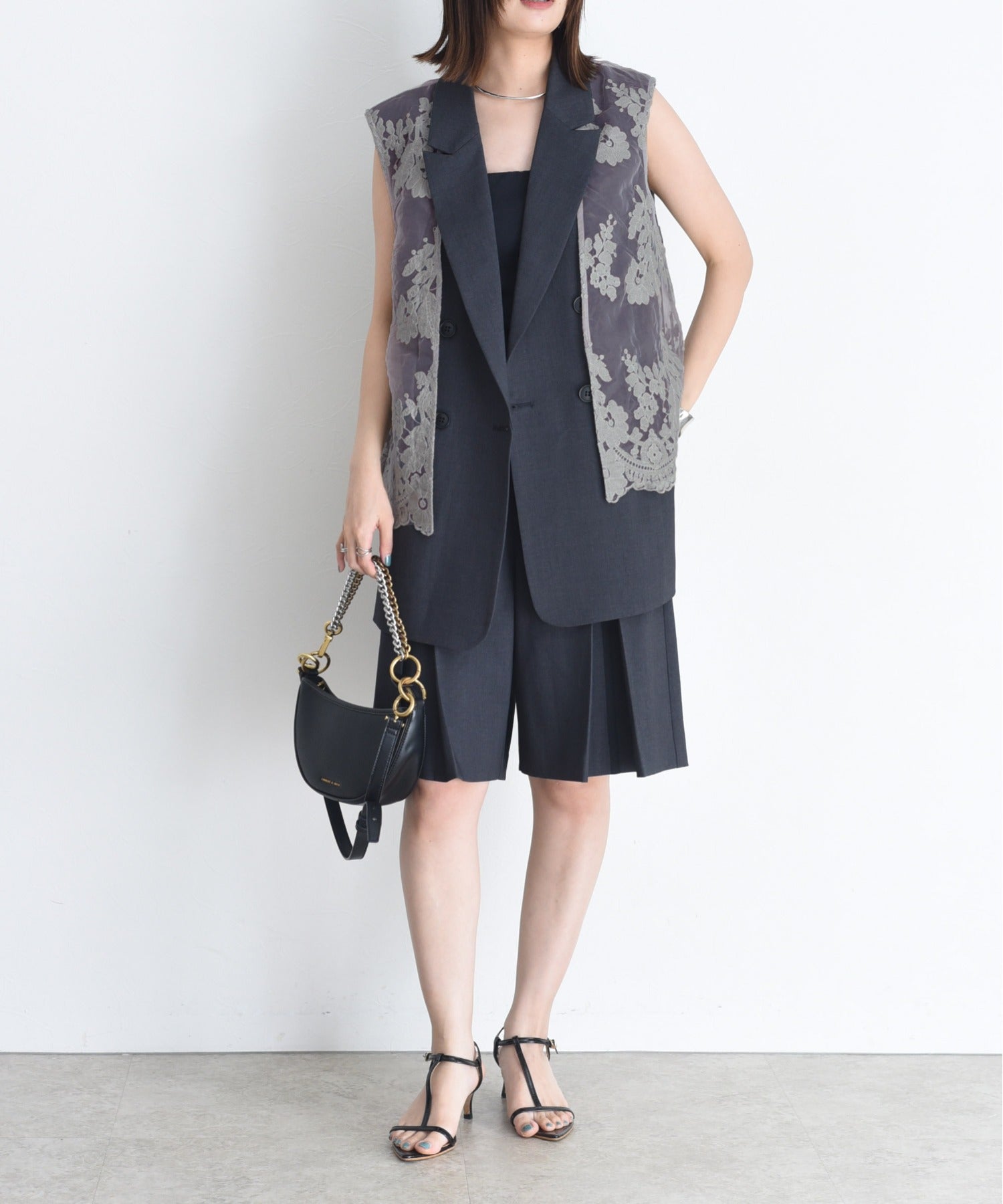 Embroidery Lace Layer Suit Vest (3 Colors)