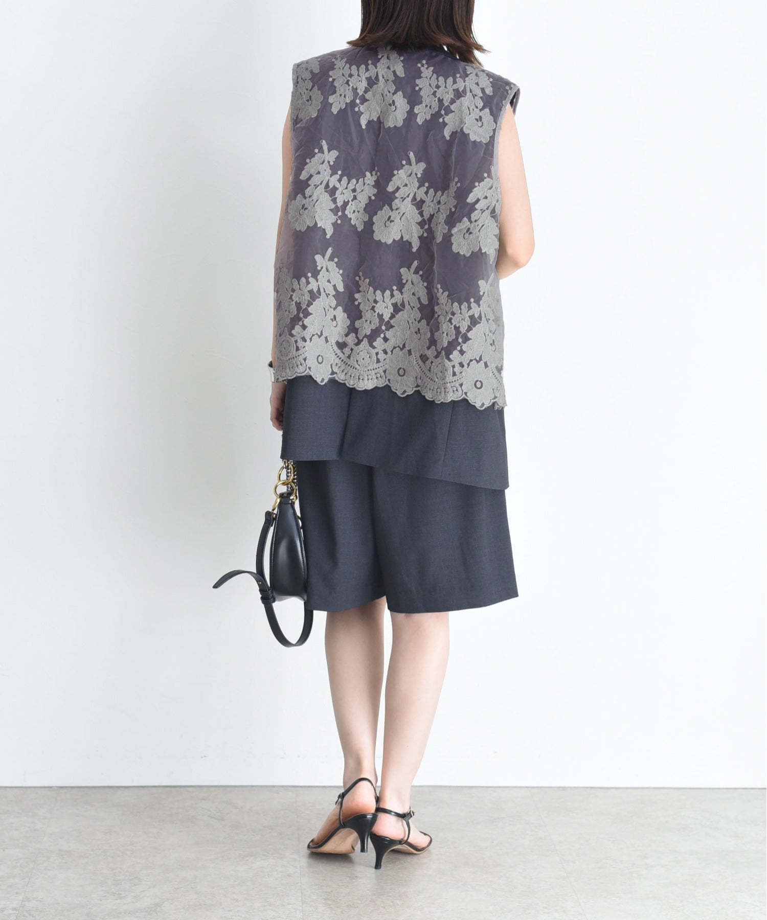 Embroidery Lace Layer Suit Vest (3 Colors)