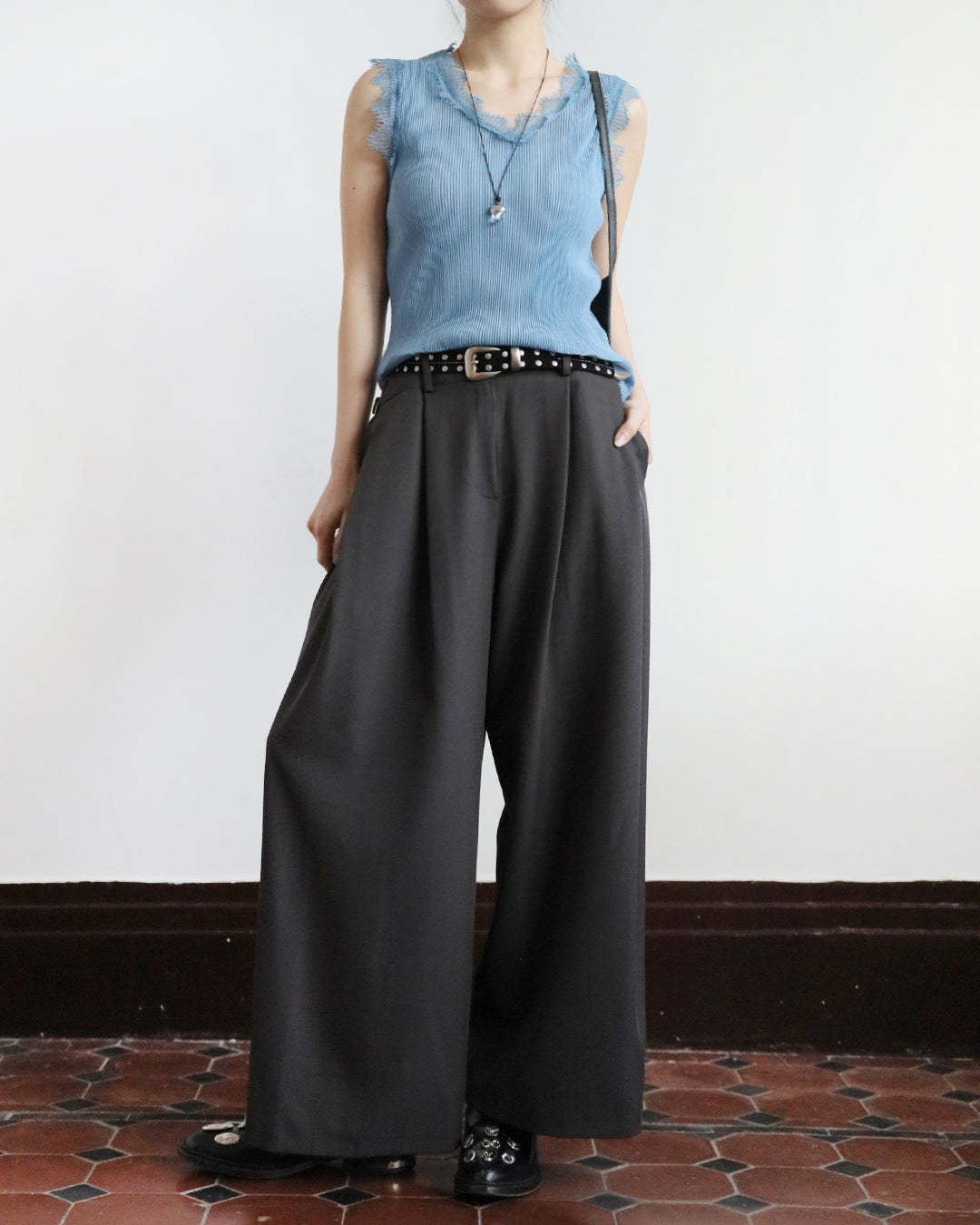 Lace Trim Pleated Vest (4 Colors)