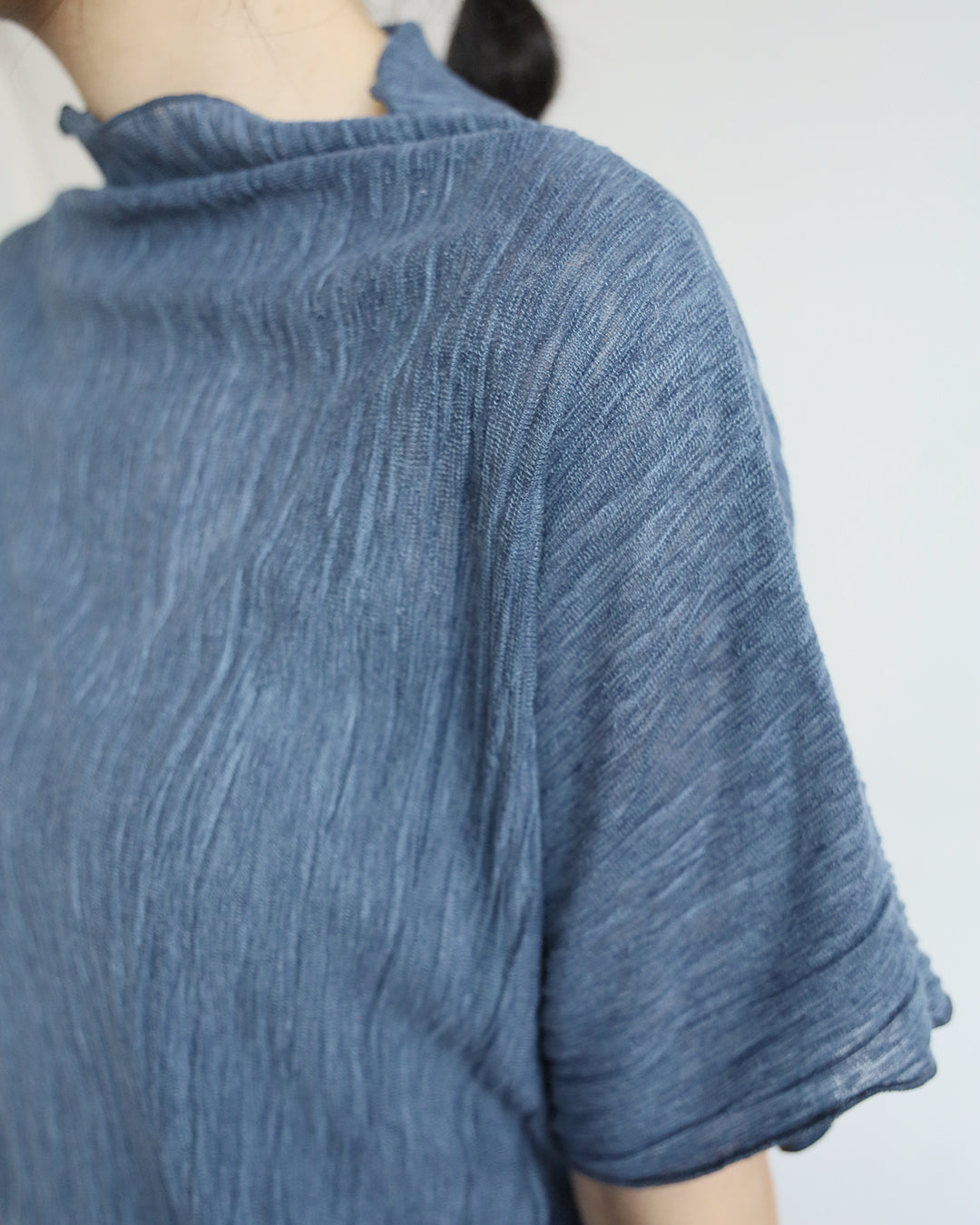 Turtleneck Crinkle Fabric Top (3 color)