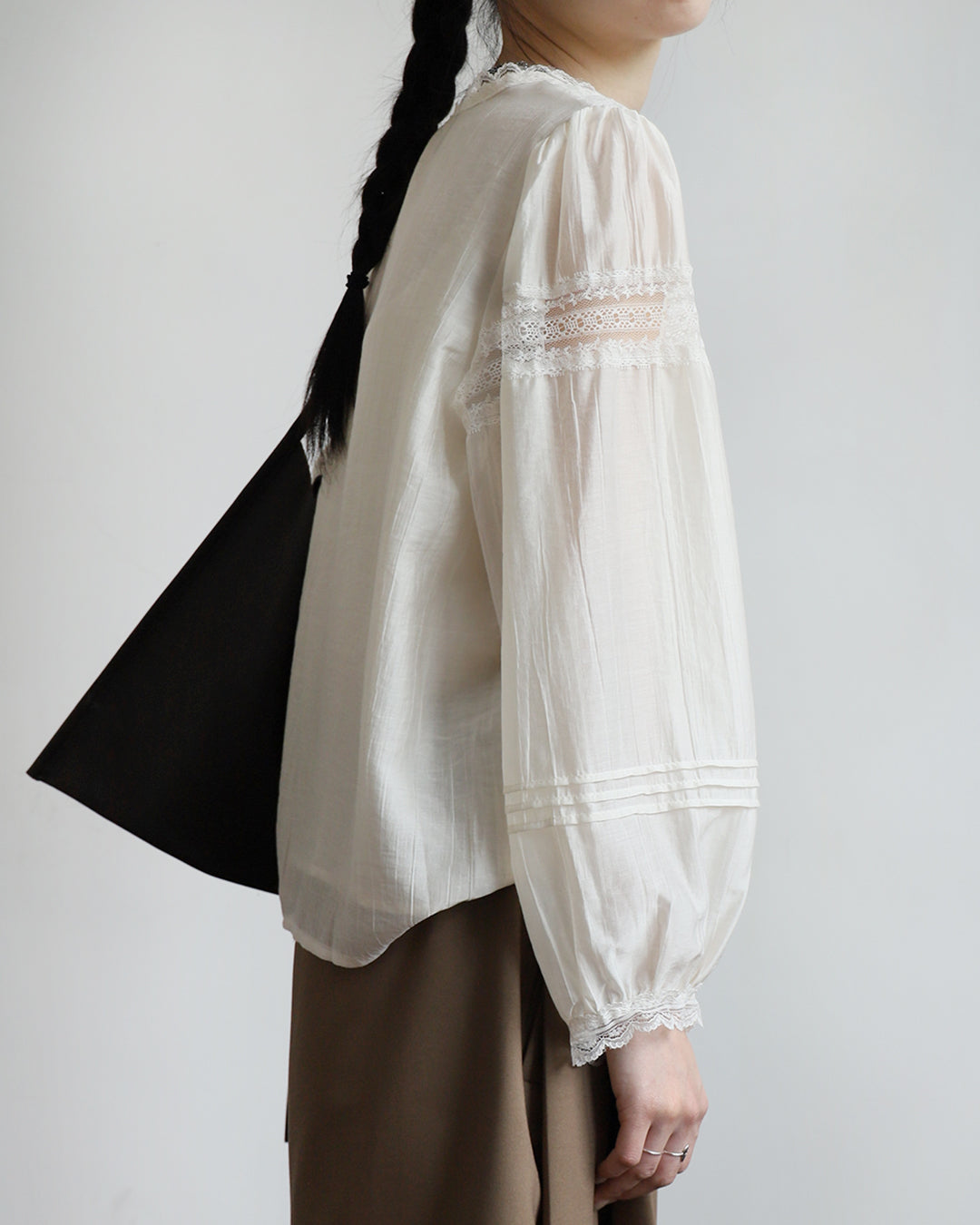 Pintuck Details Blouse (2 Colors)