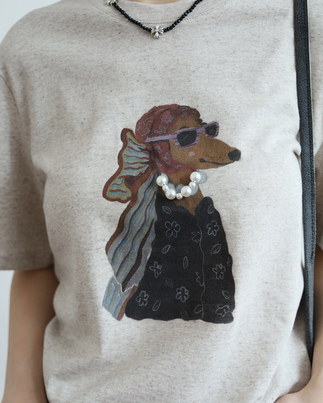 Pearls Embellished Puppy Graphic Tee (2 Colors)