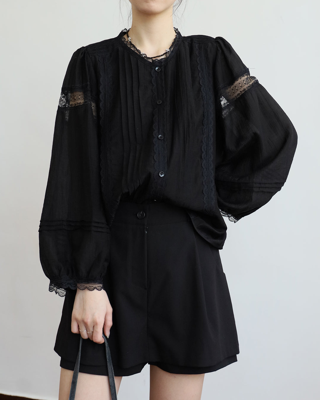Pintuck Details Blouse (2 Colors)