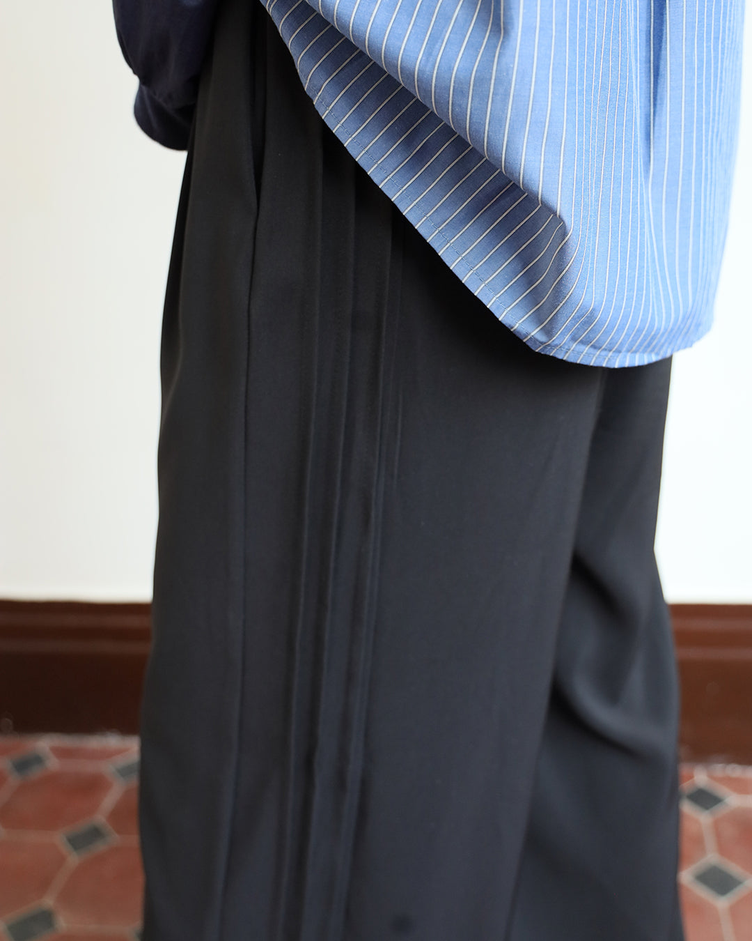 Side Pleated Pants (2 Colors)