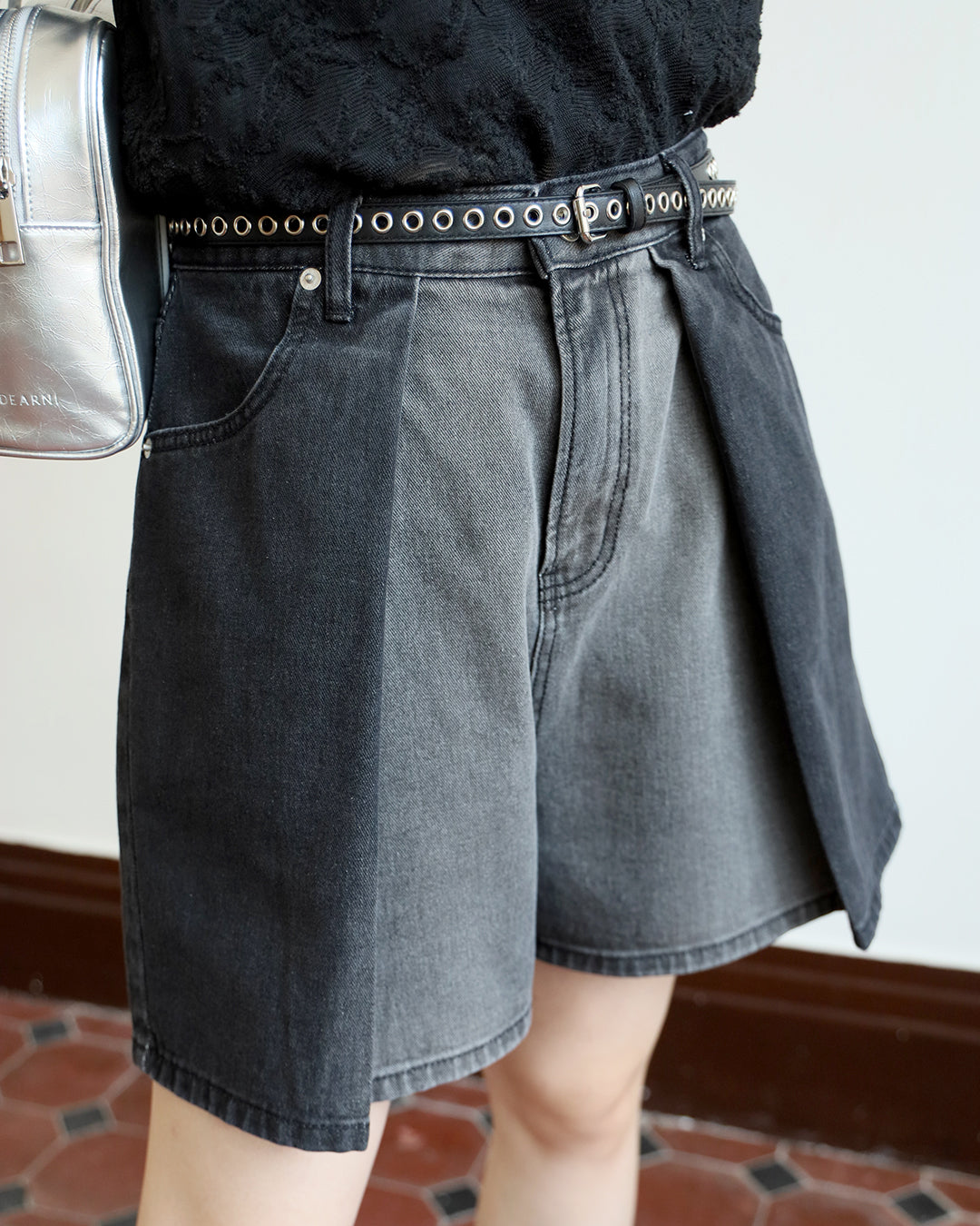 Folded Denim Shorts (2 color | Size S-L)