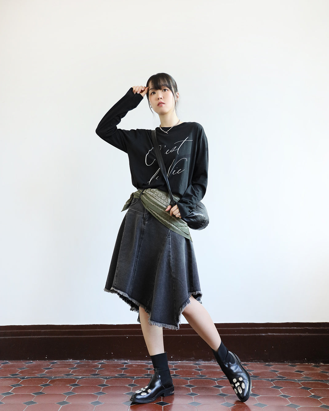 C'est la vie Tee (3 color)