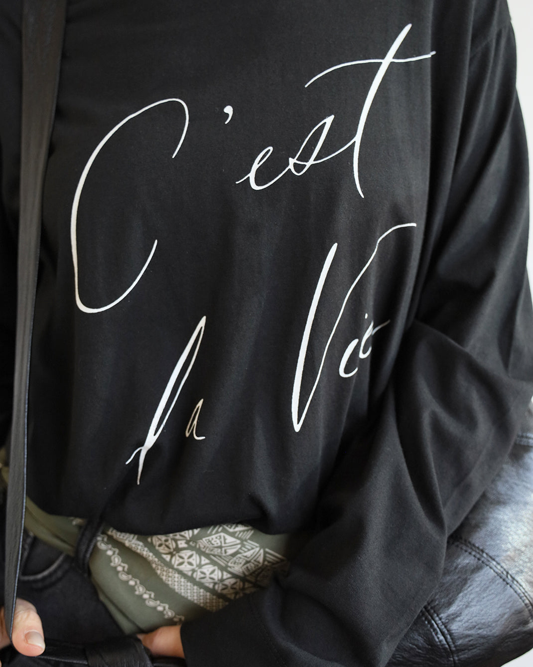 C'est la vie Tee (3 color)