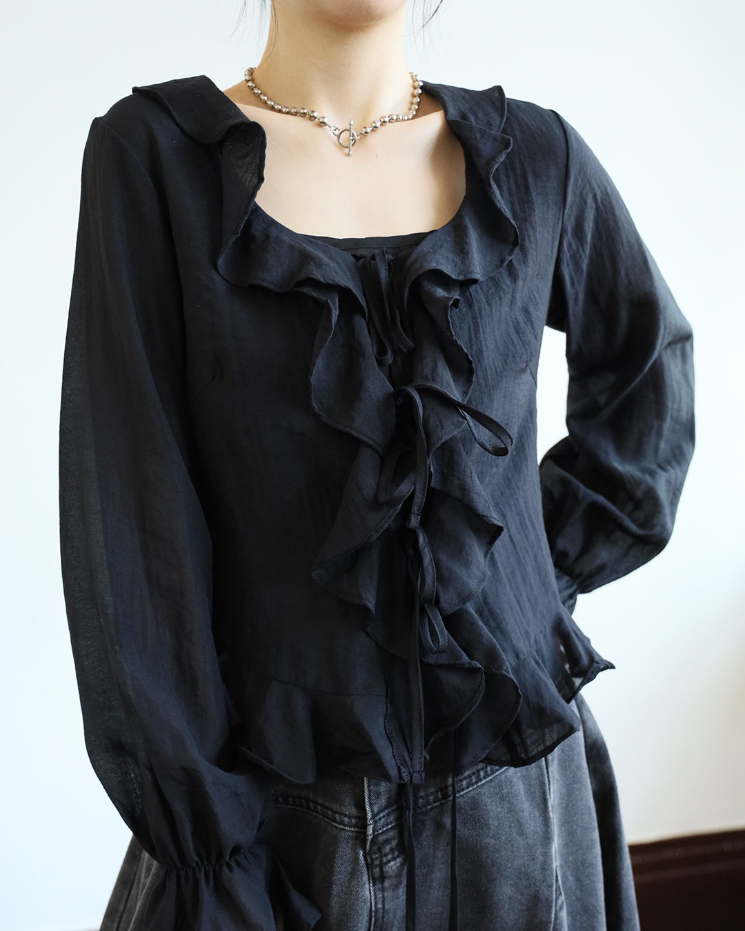 Ruffle Trimmed Top (2 color)