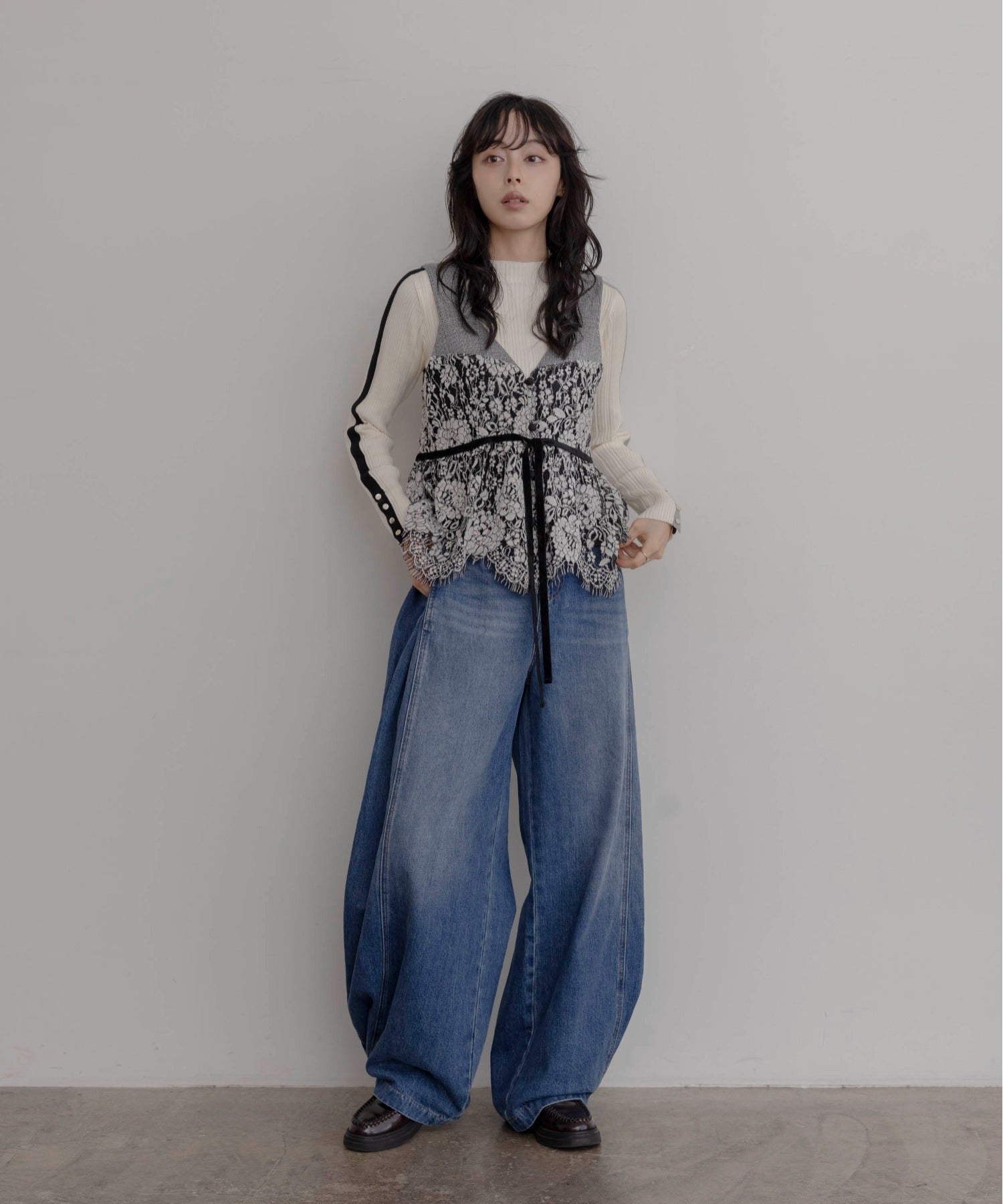 Japan Brand - Mix Fabric Lace Peplum Hem Vest