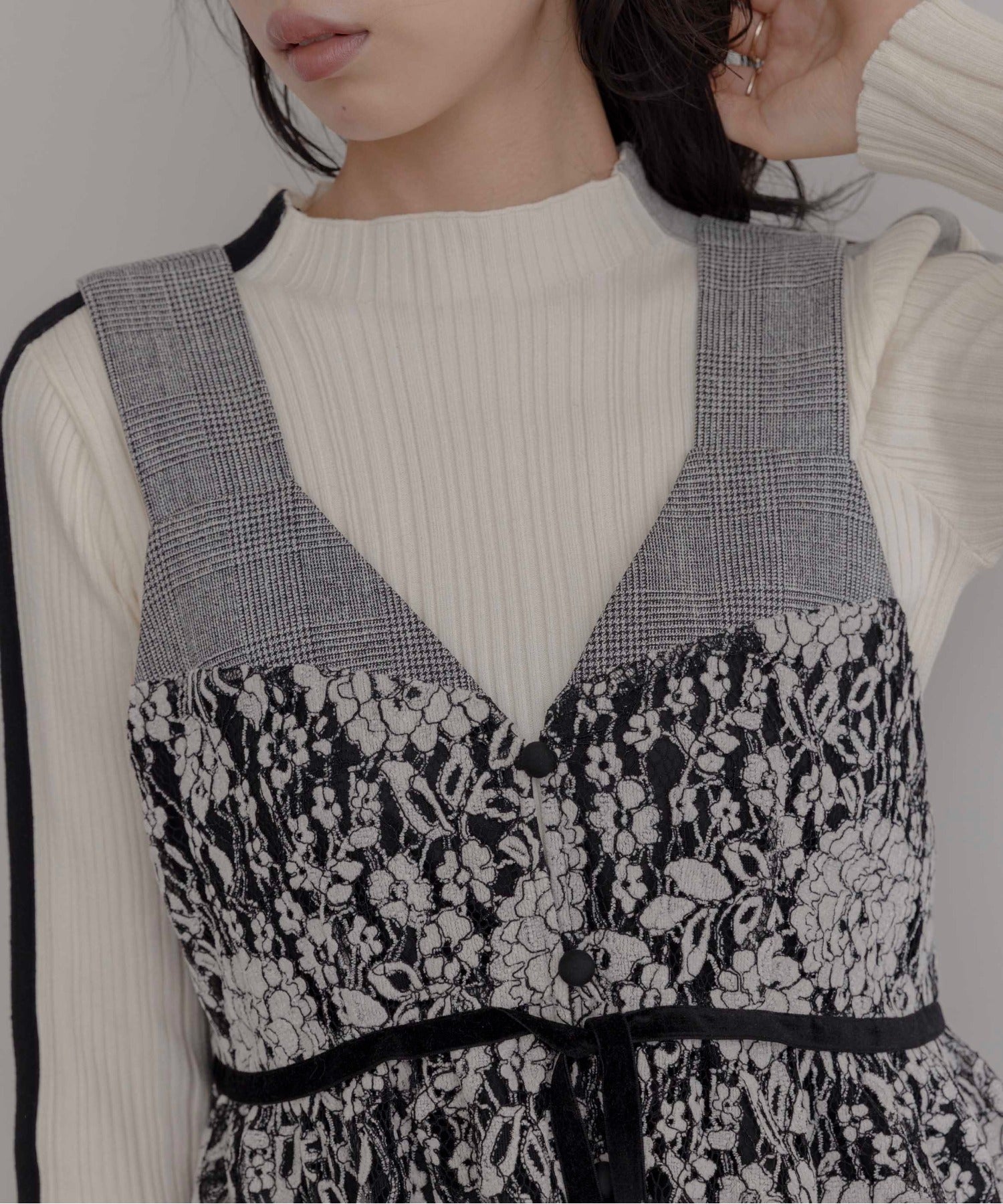 Japan Brand - Mix Fabric Lace Peplum Hem Vest