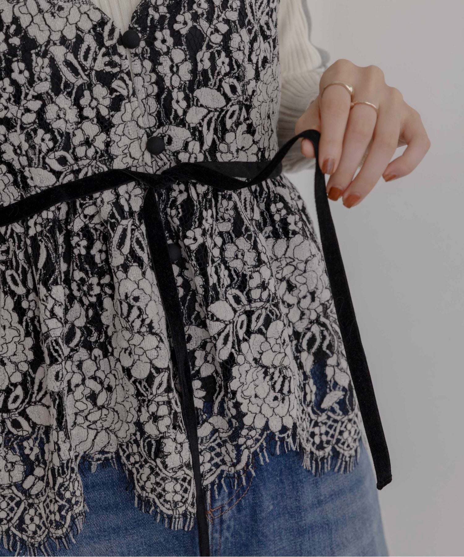 Japan Brand - Mix Fabric Lace Peplum Hem Vest