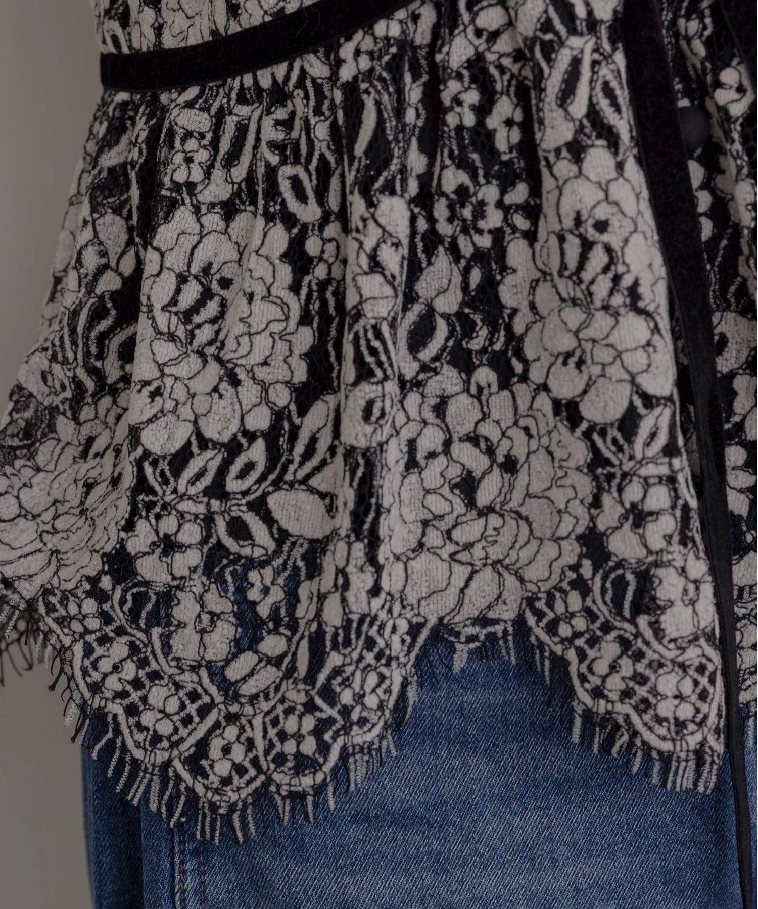 Japan Brand - Mix Fabric Lace Peplum Hem Vest