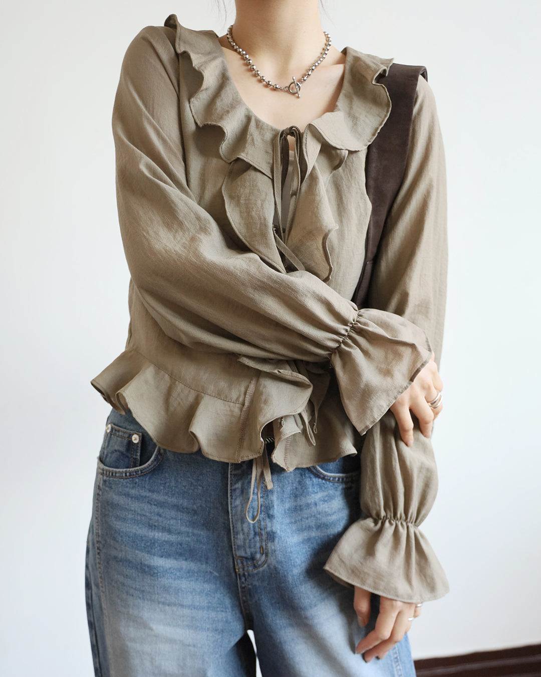 Ruffle Trimmed Top (2 color)