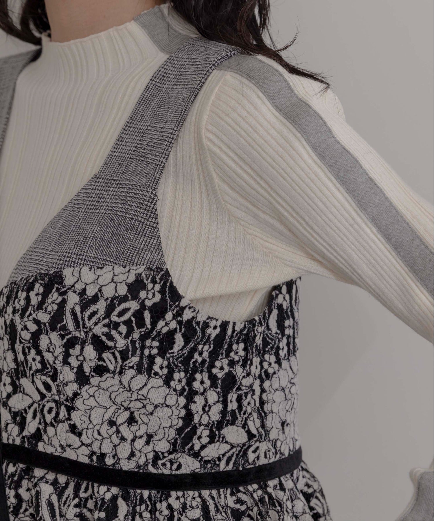 Japan Brand - Mix Fabric Lace Peplum Hem Vest