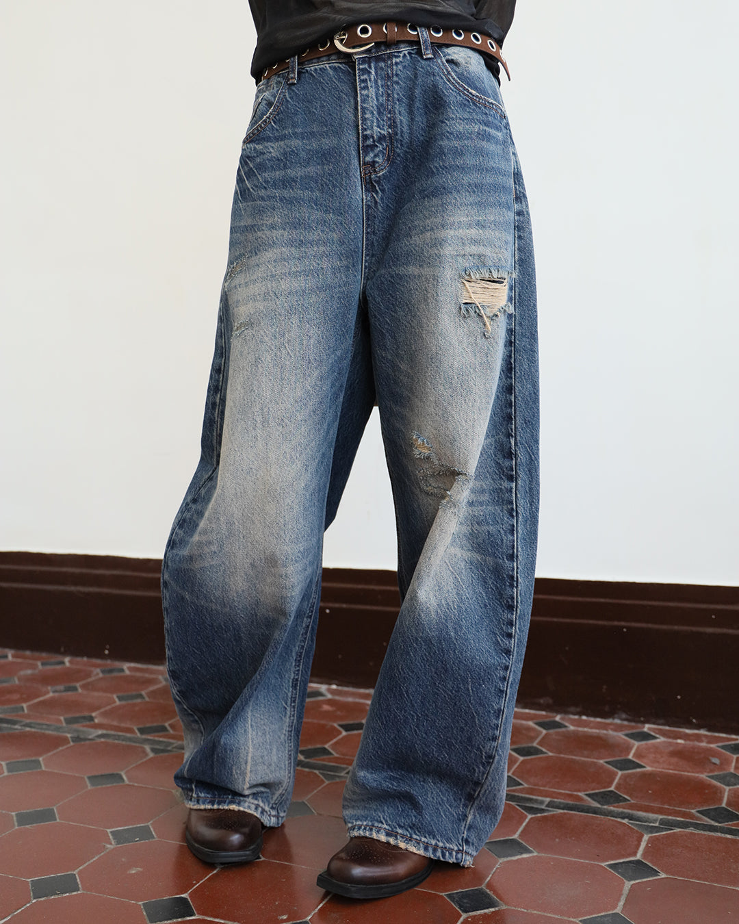 Ripped Barrel Jeans (Size S - L)