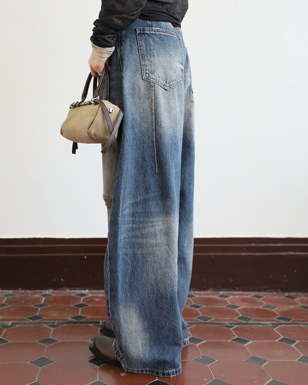 Ripped Barrel Jeans (Size S - L)