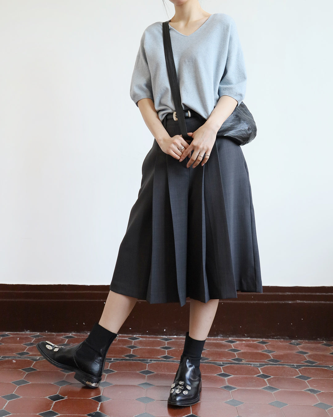 Pleat Cropped Pants (Beige | Size S)