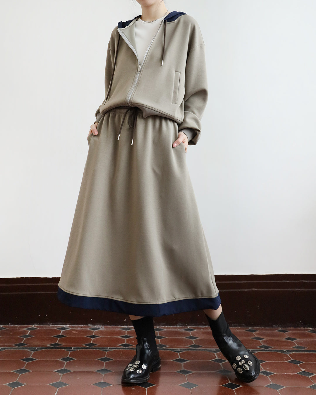 2-Tone Hooded Jacket (2 Colors)