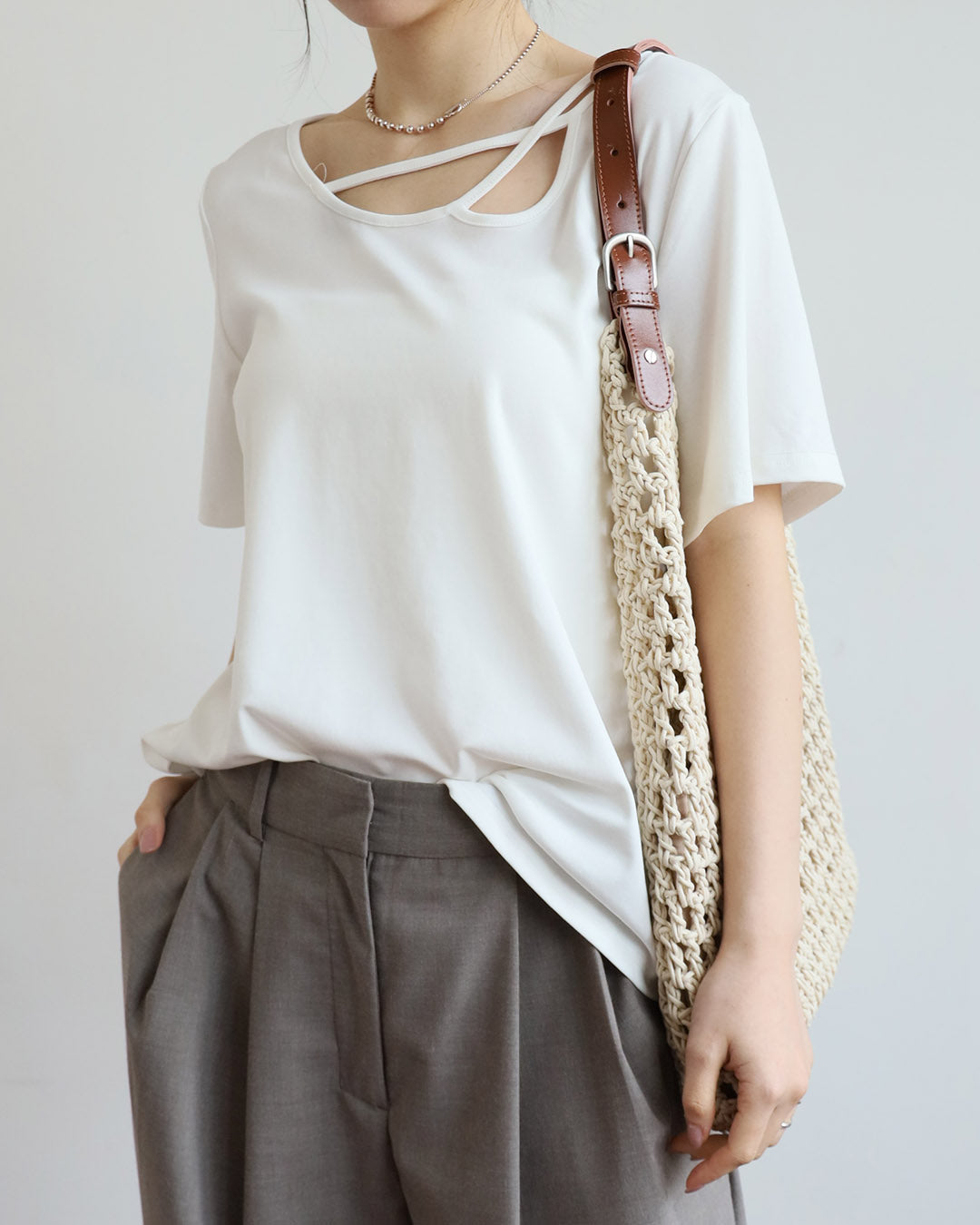 Cut Out Details Tee ( 3 Colors)